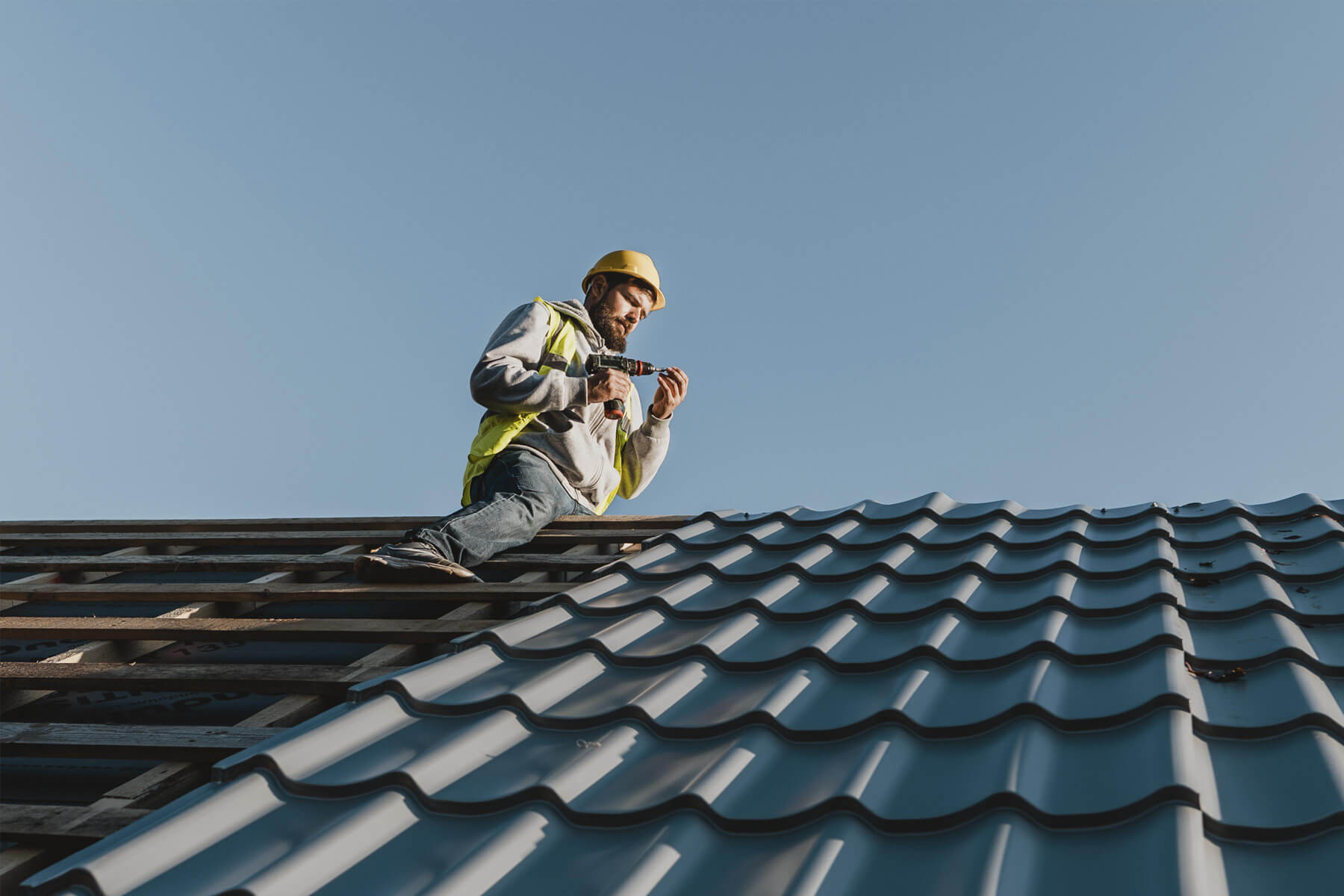Rénovation de toiture : tuiles, zinguerie, étanchéité