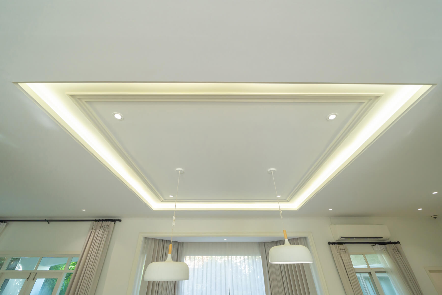 Sols et plafonds : plafonds suspendus, ragréages, revêtements de sol